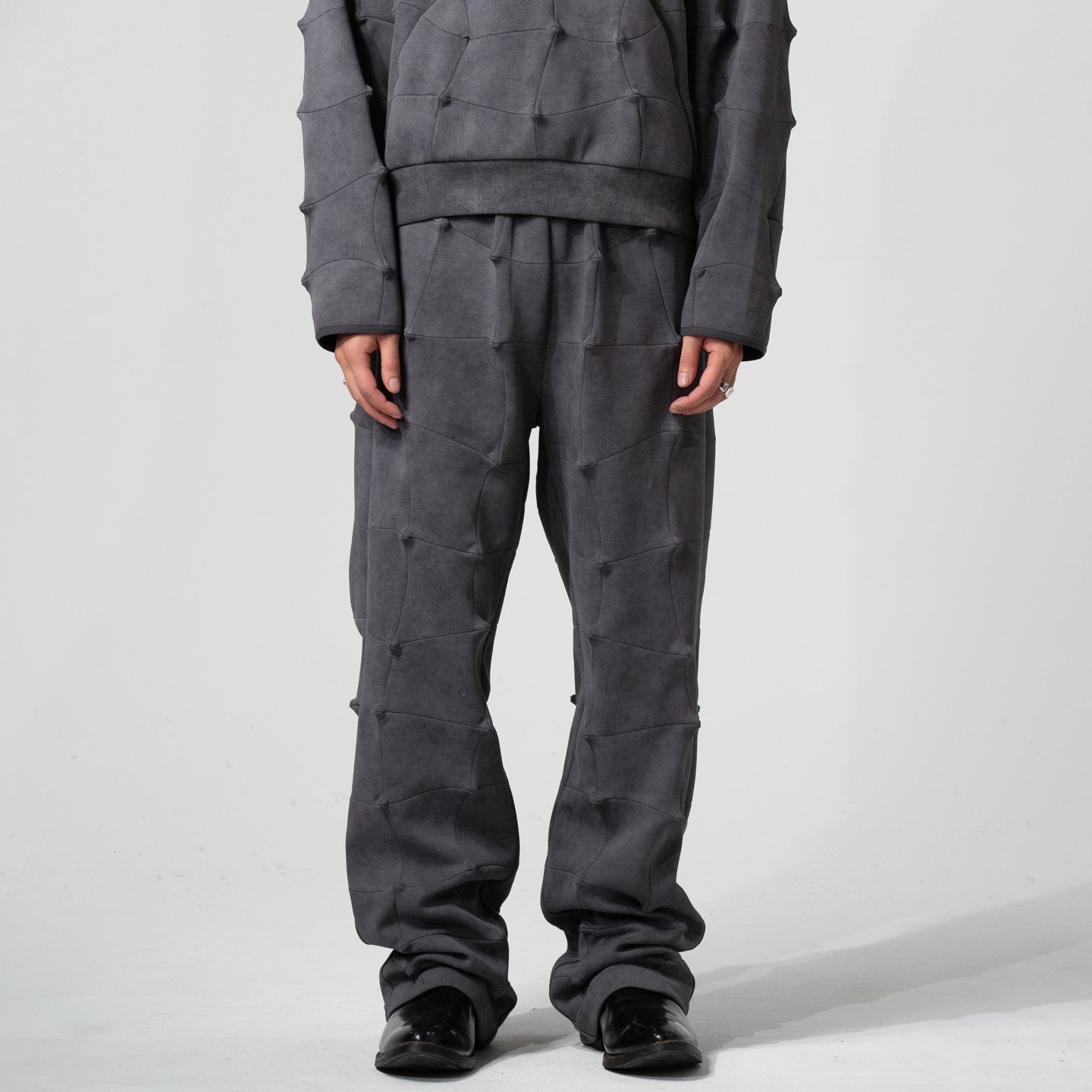 WIREFRAME PANTS